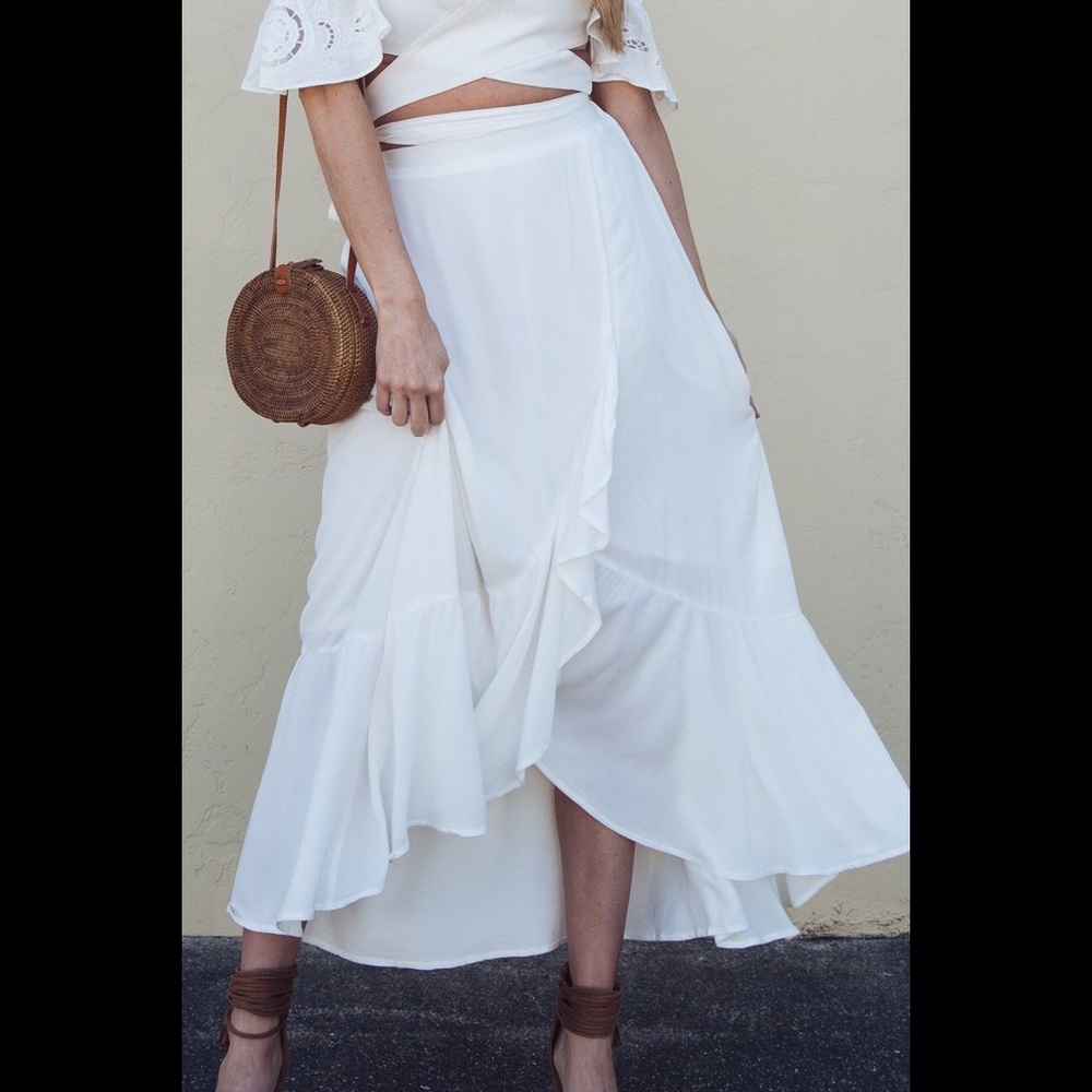 Wrap style Ruffle Skirt in white